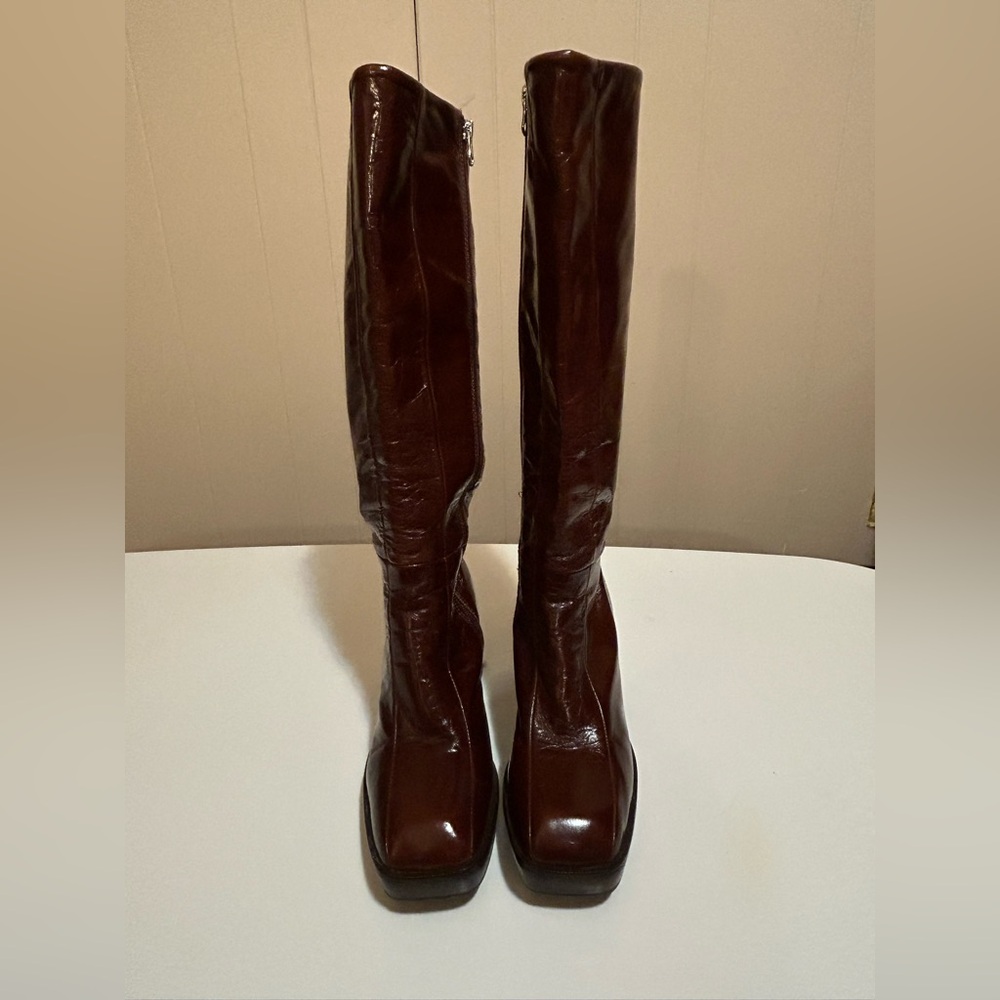 L’intervalle tall patent leather block heel boots